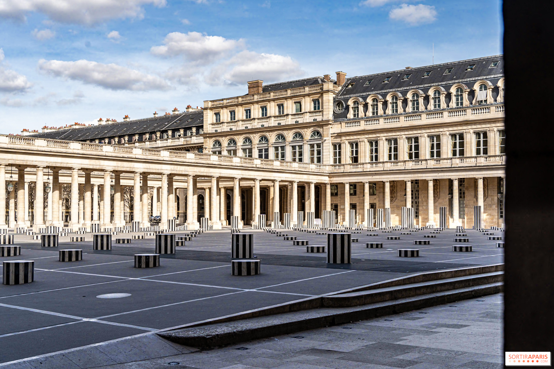 Discover Paris in 2025 with a blend of art and culture featuring Ernesto Neto’s installations, kite-making workshops, and major retrospectives.