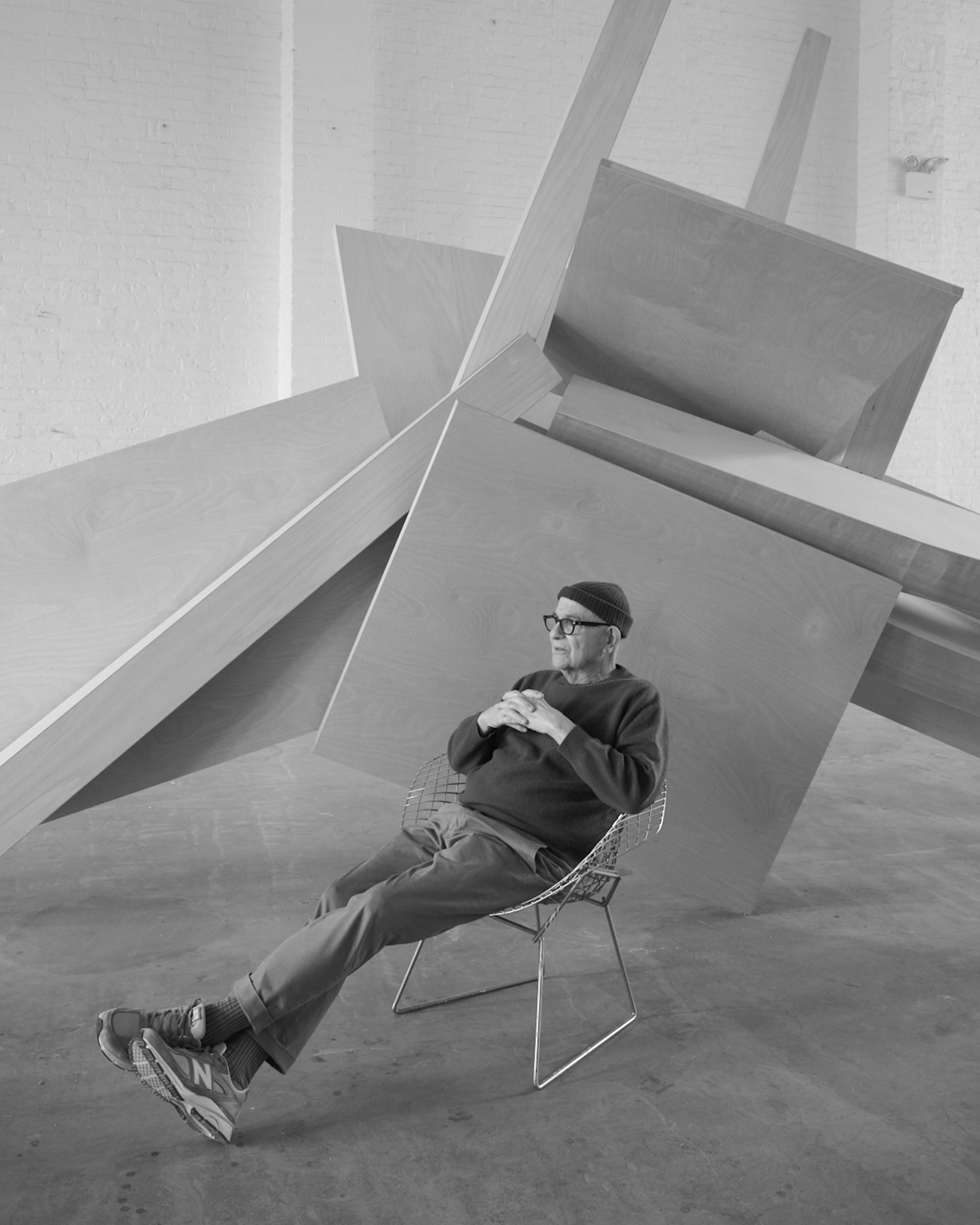 Joel Shapiro, a renowned sculptor known for his monumental stick figure sculptures, passed away at 83 due to acute myeloid leukemia, leaving behind works like ‘Loss and Regeneration’ and ‘Blue’ that continue to inspire the art world.